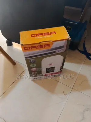 Brand New Qasa 2000w Automatic Wall Mount Stabilizer-Avr-Pro 1.5hp