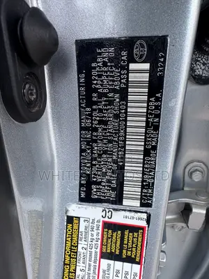 Toyota Avalon XLE FWD Sedan (3.5L V6 8A) 2019 Silver