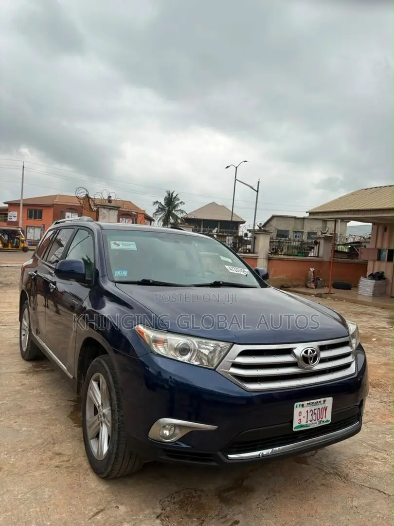 Toyota Highlander Limited 3.5l 4WD 2013 Blue