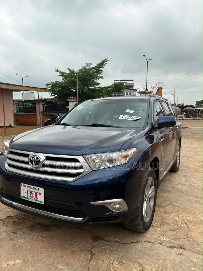 Toyota Highlander Limited 3.5l 4WD 2013 Blue