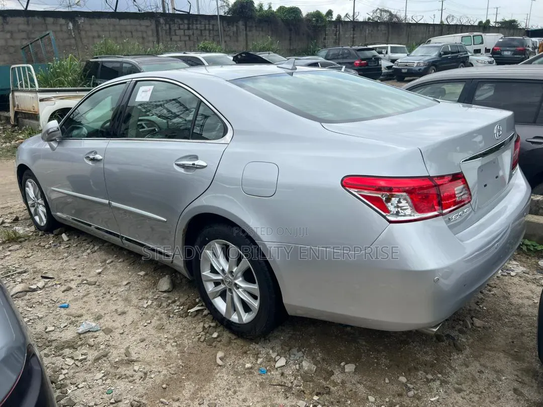 Lexus ES 2012 Silver