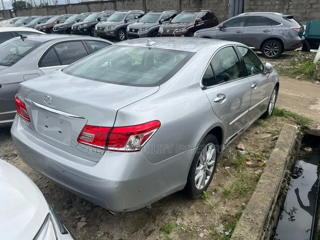Lexus ES 2012 Silver