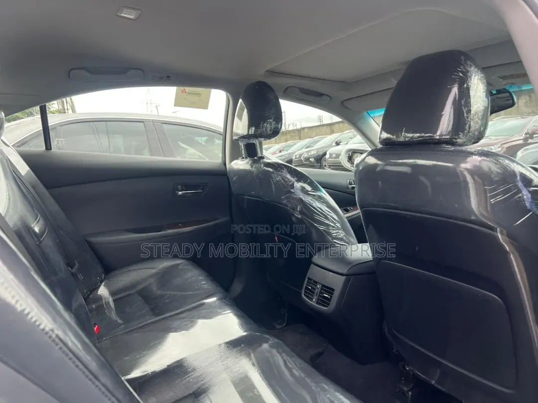 Lexus ES 2012 Silver