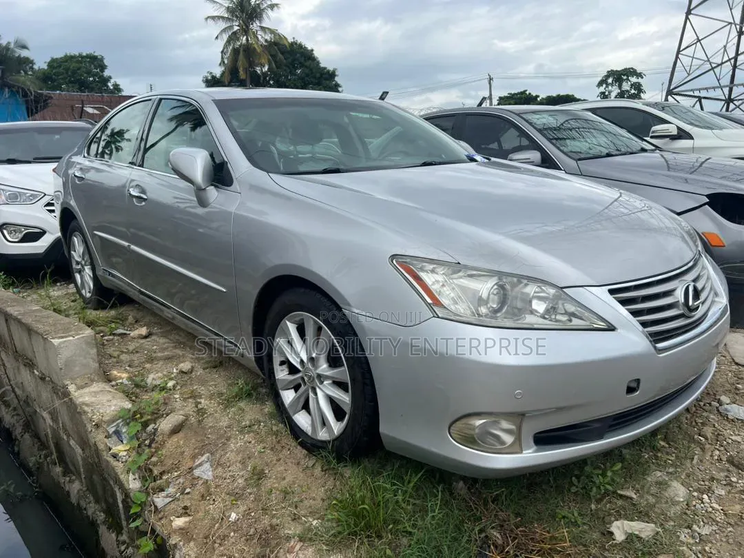 Lexus ES 2012 Silver