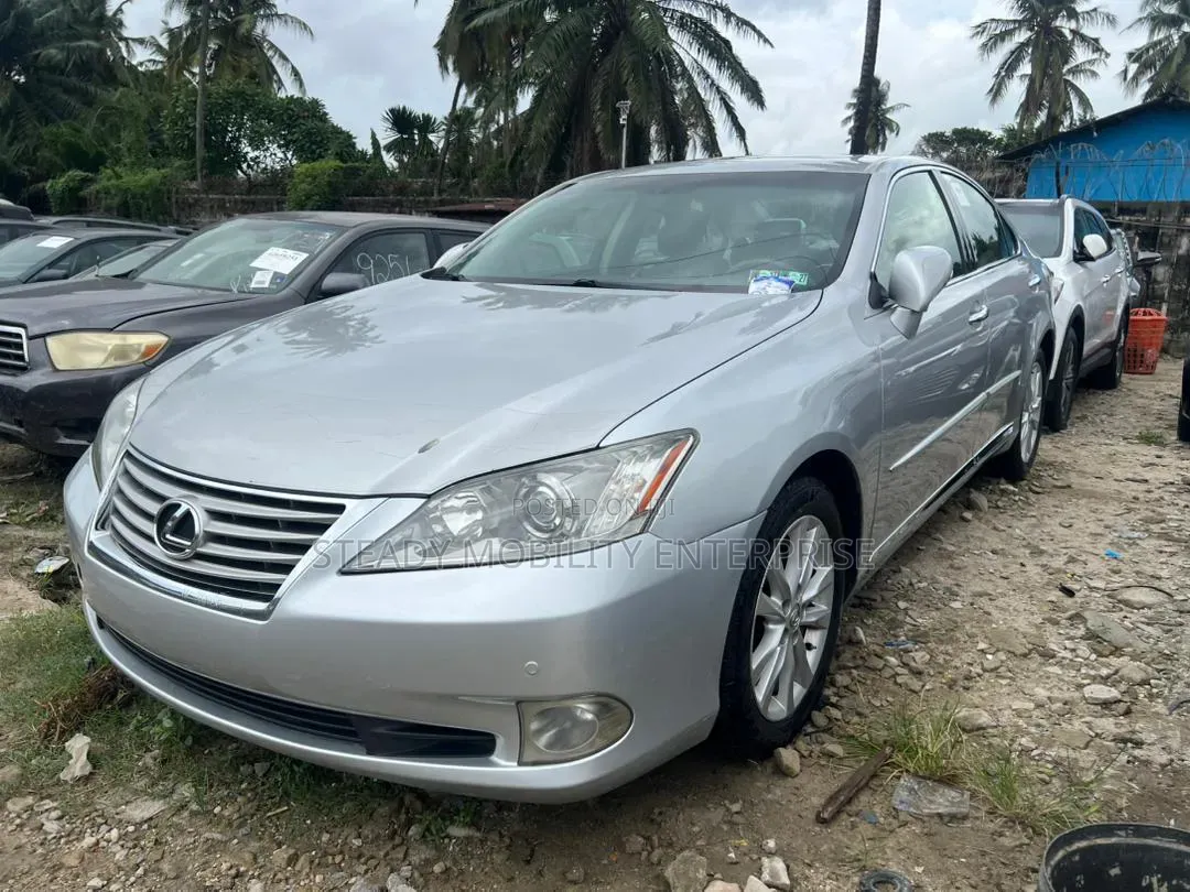 Lexus ES 2012 Silver