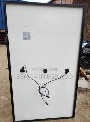 400 Watts Black Frame, Half Caught Solar Panel