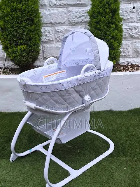 Neatly Used Baby Bassinet/Crib – Clean, Strong Comfortable