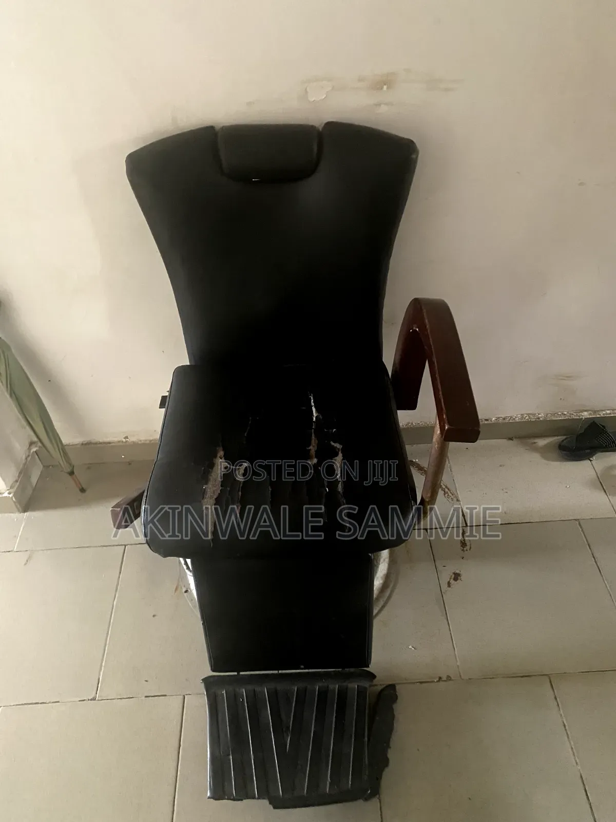 Saloon Chair