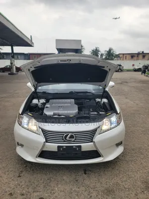 Lexus ES 2013 White