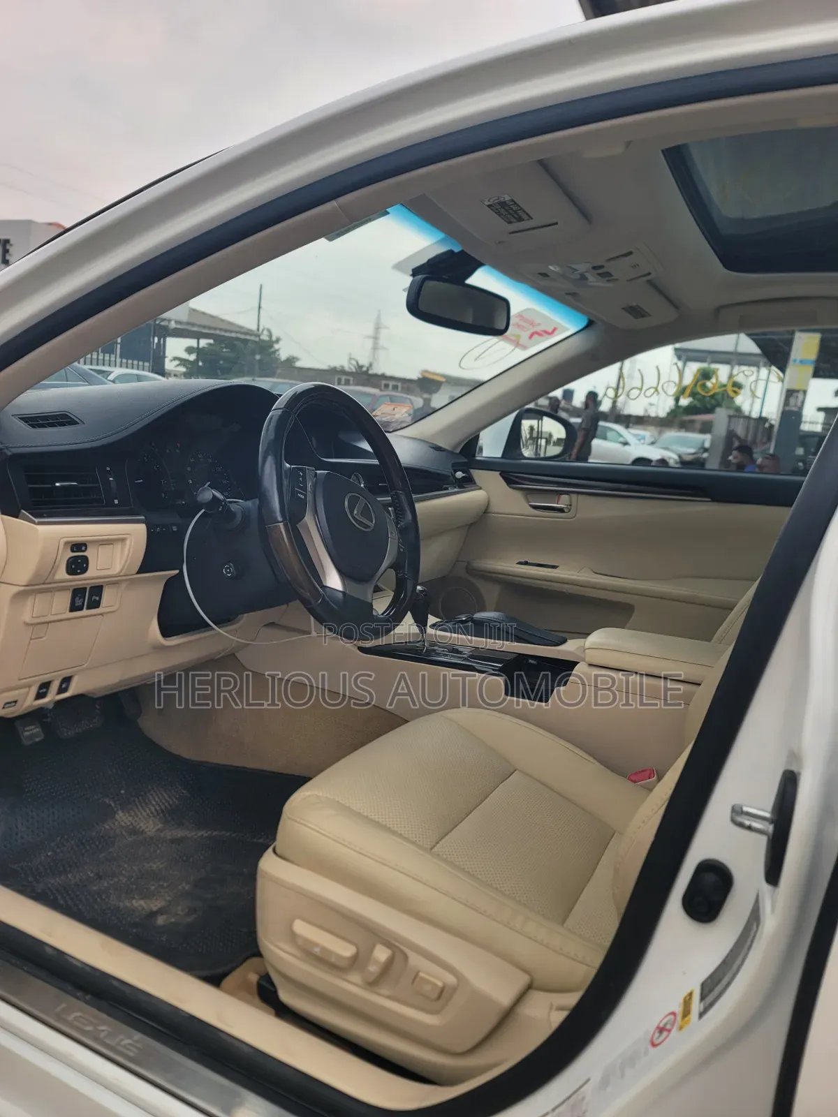Lexus ES 2013 White