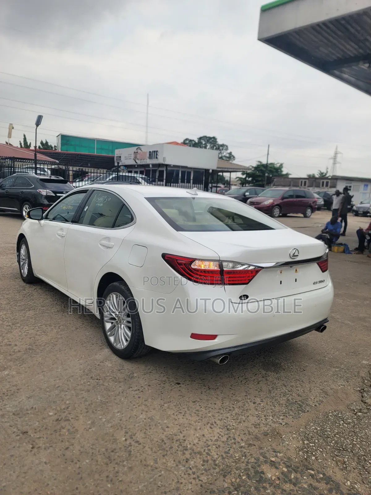 Lexus ES 2013 White