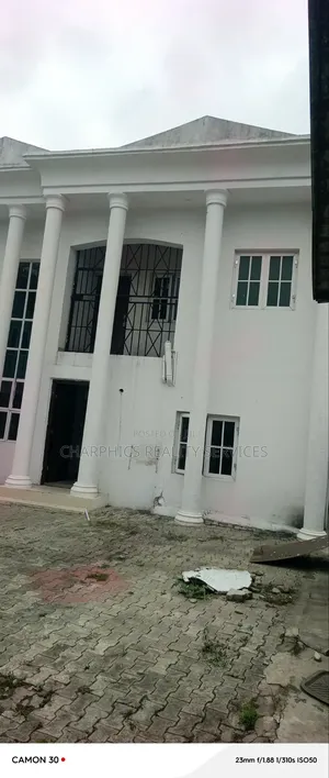 5bdrm Duplex in Ogunlana for sale