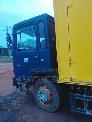 Man Diesel Truck 2004 Blue