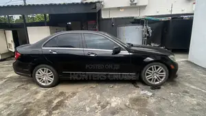 Mercedes-Benz C300 2011 Black