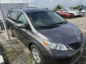 Toyota Sienna 2011 Gray