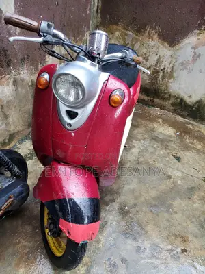 Yamaha 2002 Red