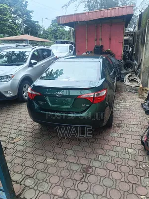 Toyota Corolla LE Plus 4dr Sedan (1.8L 4cyl CVT) 2014 Green