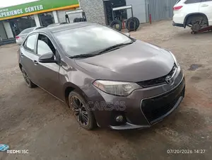 Toyota Corolla 2015 Gray