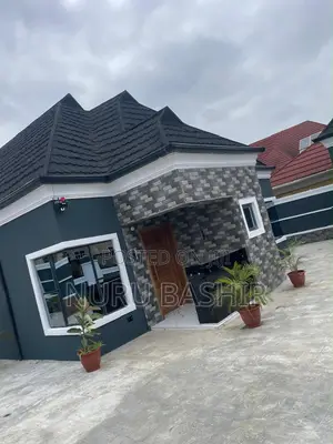 3bdrm Bungalow in Akuru Olusetan, Akala Express for sale