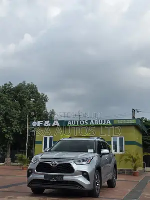 Toyota Highlander 2022 Silver