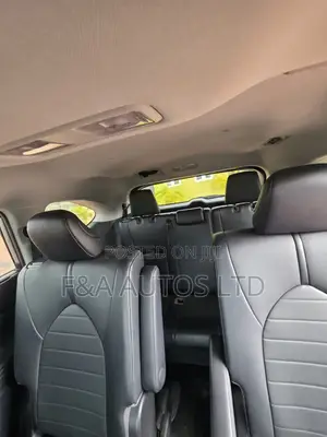 Toyota Highlander 2022 Silver