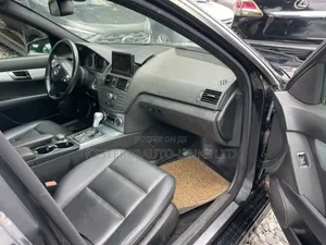 Mercedes-Benz C300 2010 Black