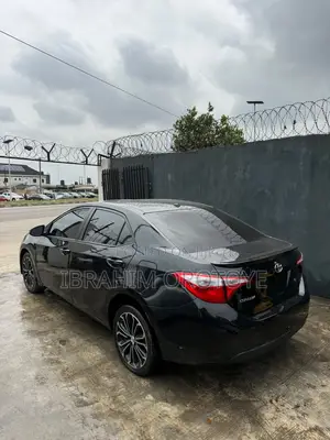 Toyota Corolla 2015 Black