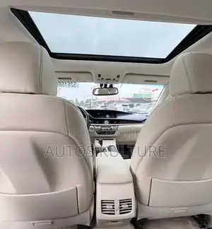 Lexus ES 350 FWD 2013 White