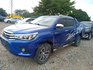 Toyota Hilux 2022 Blue