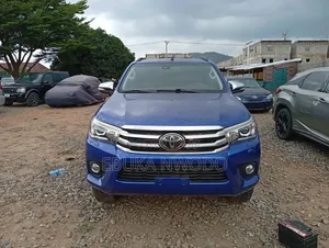 Toyota Hilux 2022 Blue
