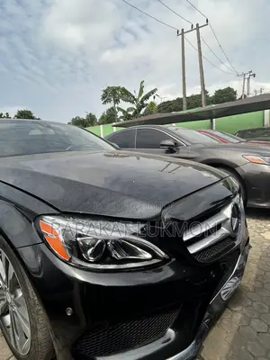 Mercedes-Benz C300 Base AWD 4Matic Sedan (2.0L 4cyl 7A) 2015 Black