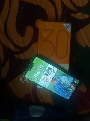 Tecno Spark 30C 128 GB Silver