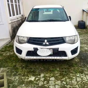 Mitsubishi L200 2013 White