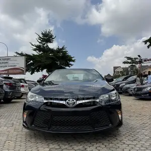 Toyota Camry SE w/Special Edition Pkg (2.5L 4cyl 6A) 2016 Black