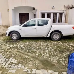 Mitsubishi L200 2013 White