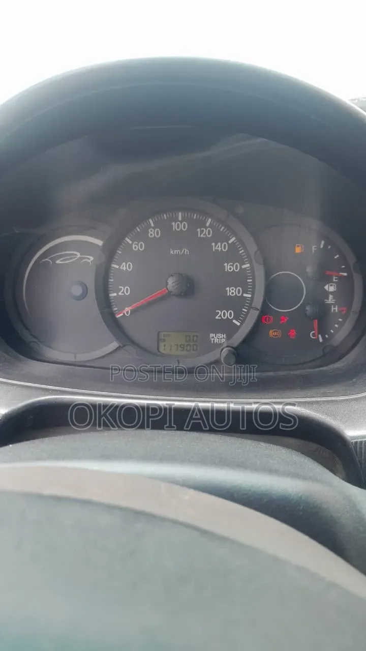 Mitsubishi L200 2013 White