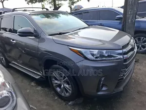 Toyota Highlander XLE V6 4x2 (3.5L 6cyl 6A) 2016 Gray