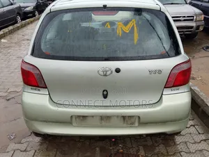 Toyota Yaris 2004 Silver