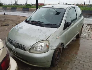 Toyota Yaris 2004 Silver
