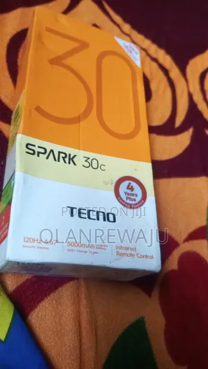 Tecno Spark 30C 128 GB Silver