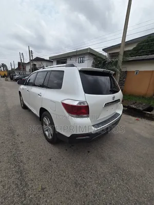 Toyota Highlander Limited 2011 Off white