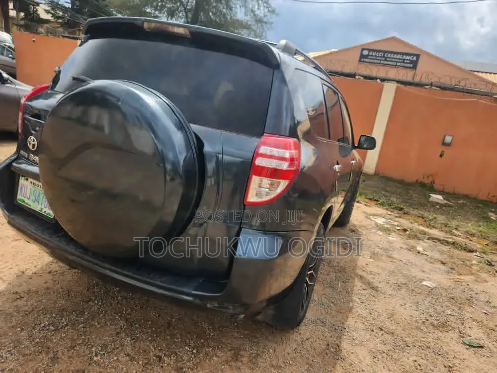 Toyota RAV4 2010 Gray
