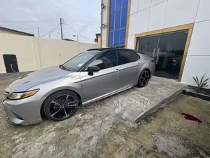 Toyota Camry 2019 Silver