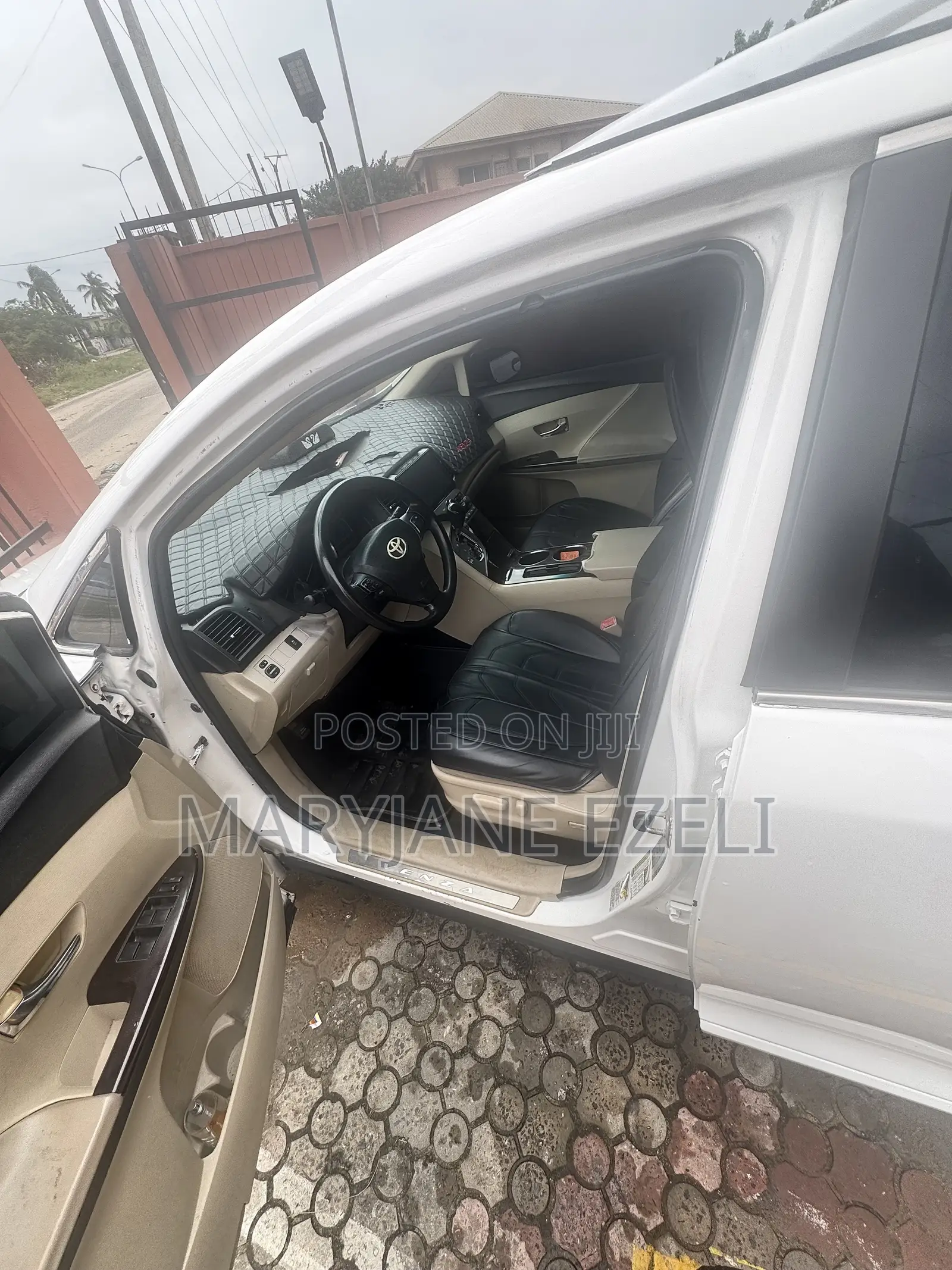 Toyota Venza 2011 White