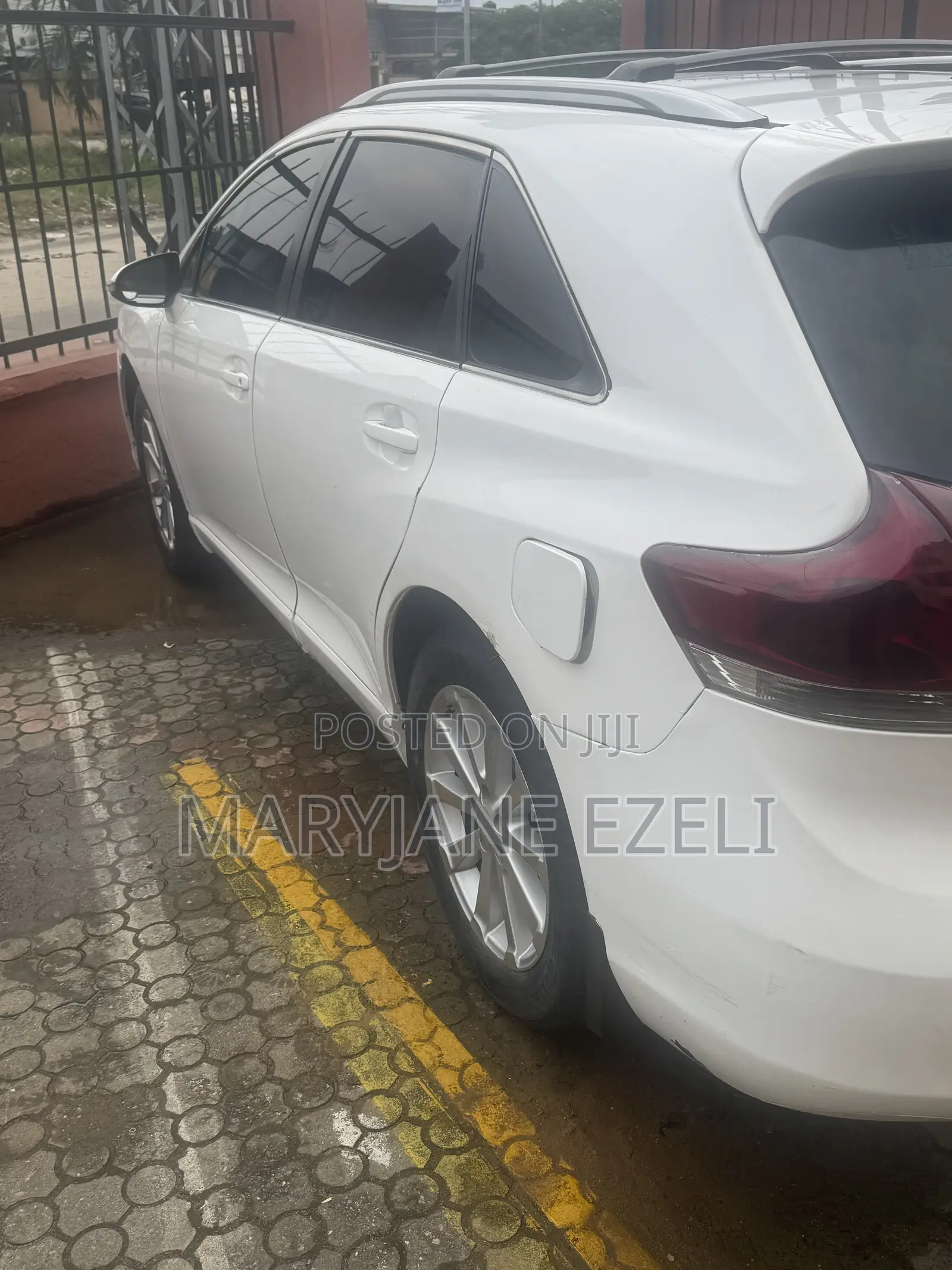 Toyota Venza 2011 White