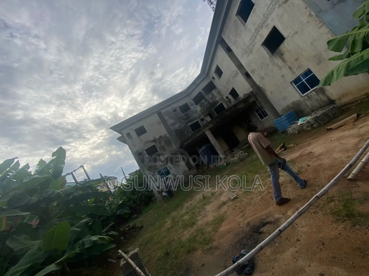 29 Rooms Uncompleted Hotel