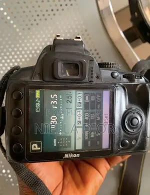 Nikon D3000