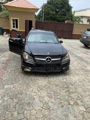Mercedes-Benz C350 C350 BlueEFFICIENCY 4MATIC AWD 2010 Black