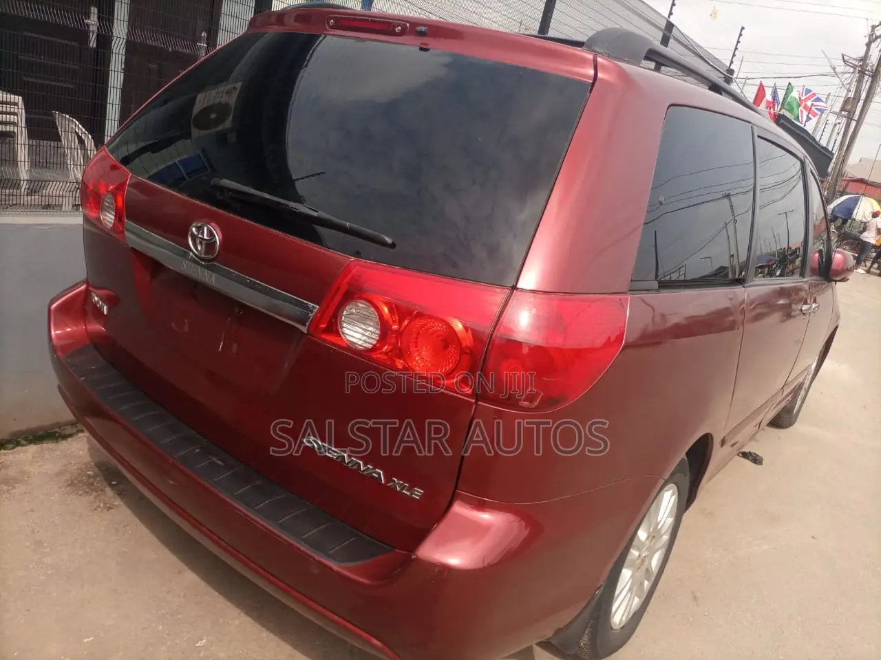 Toyota Sienna 2009 Red