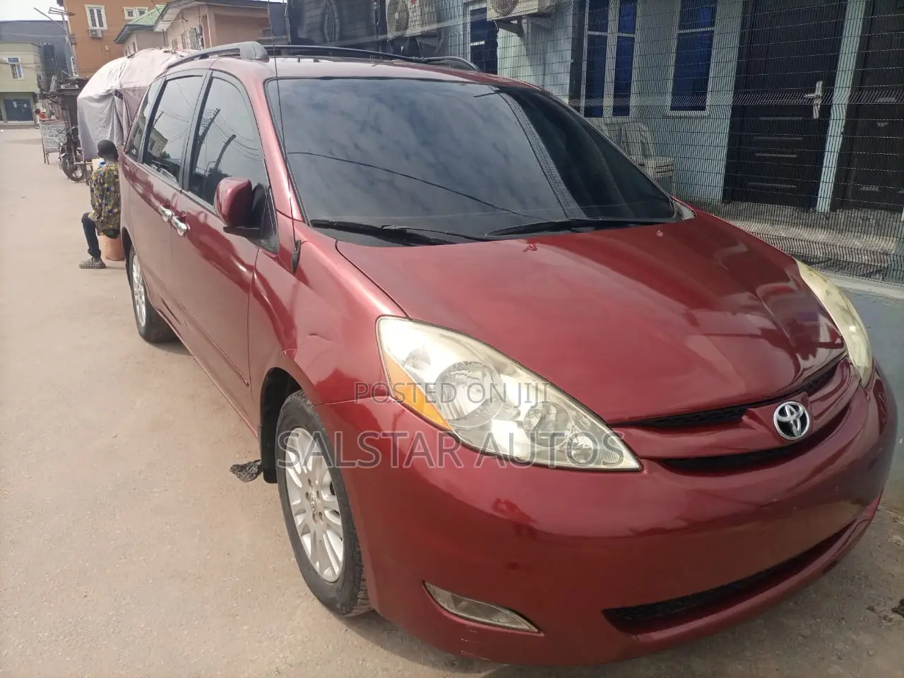 Toyota Sienna 2009 Red